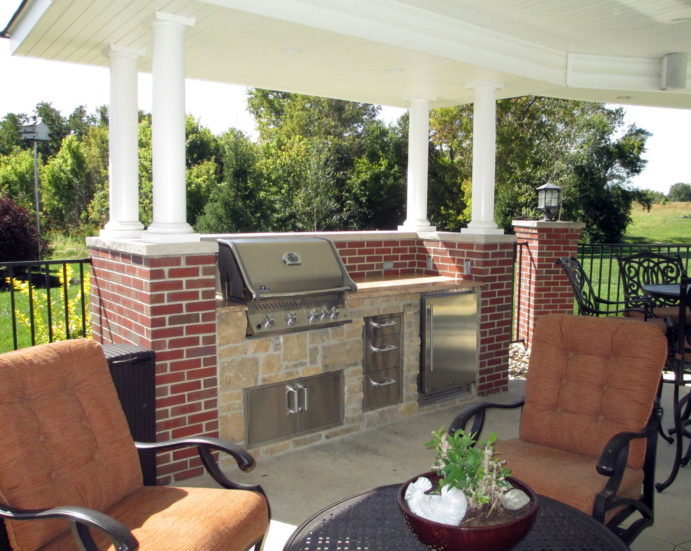 Outdoor Kitchens, Grills, and Refrigerators Traditional Patio St