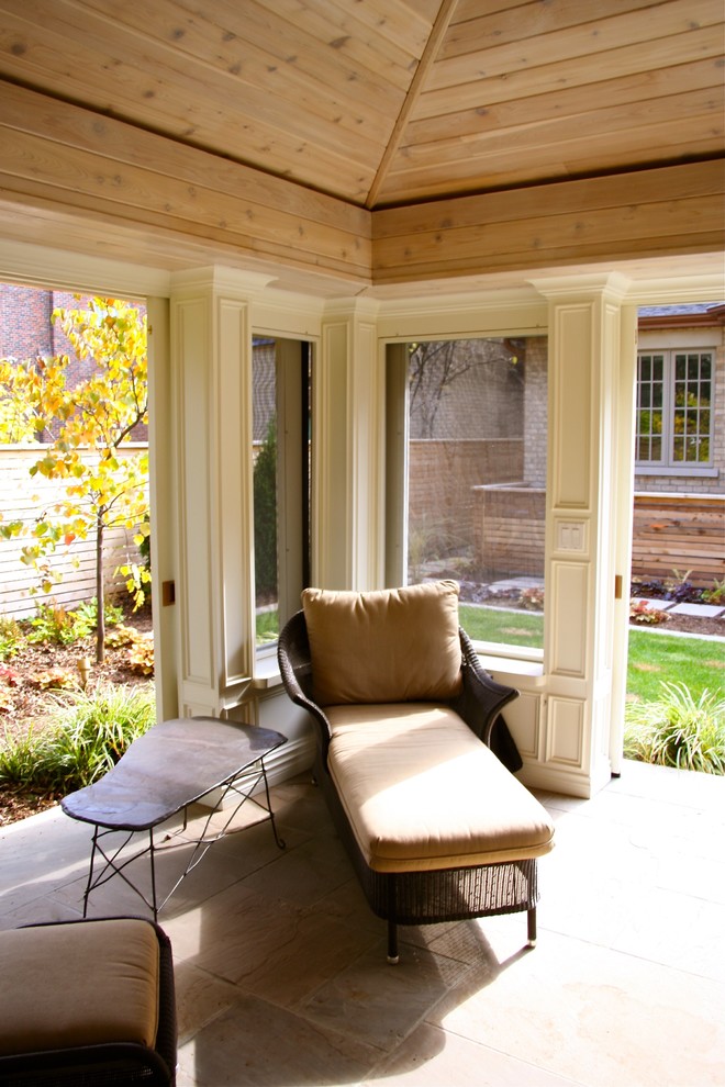 Immagine di un patio o portico american style di medie dimensioni