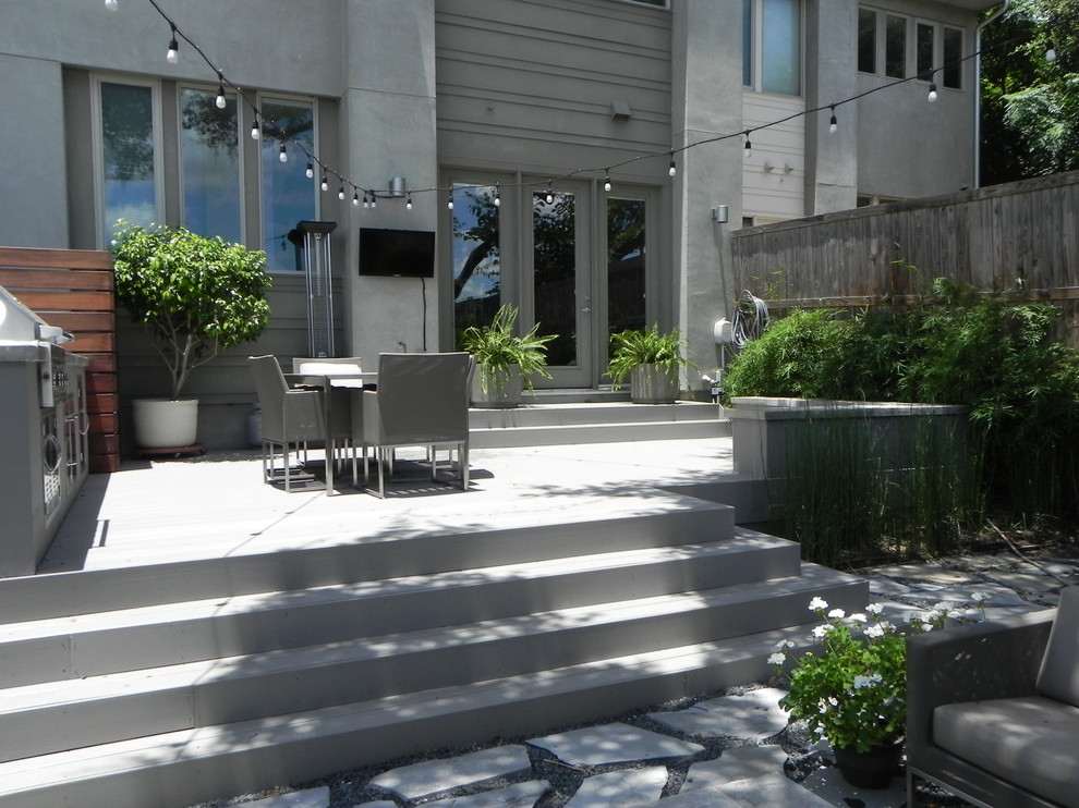 Ispirazione per un patio o portico minimalista