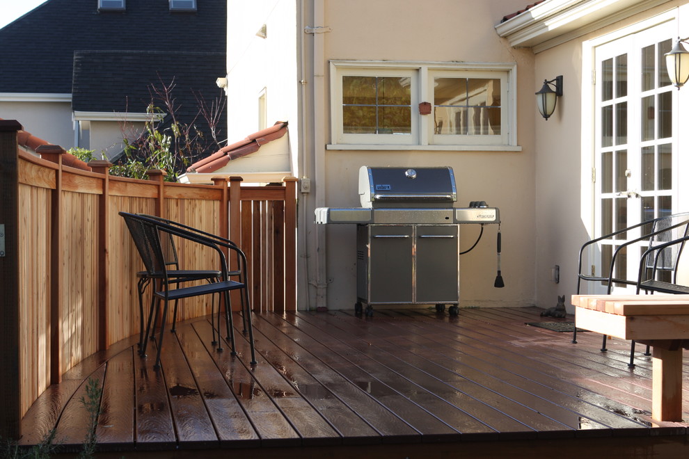 Elegant patio photo in Seattle