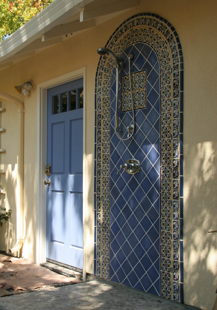Example of a tuscan outdoor patio shower design in San Francisco