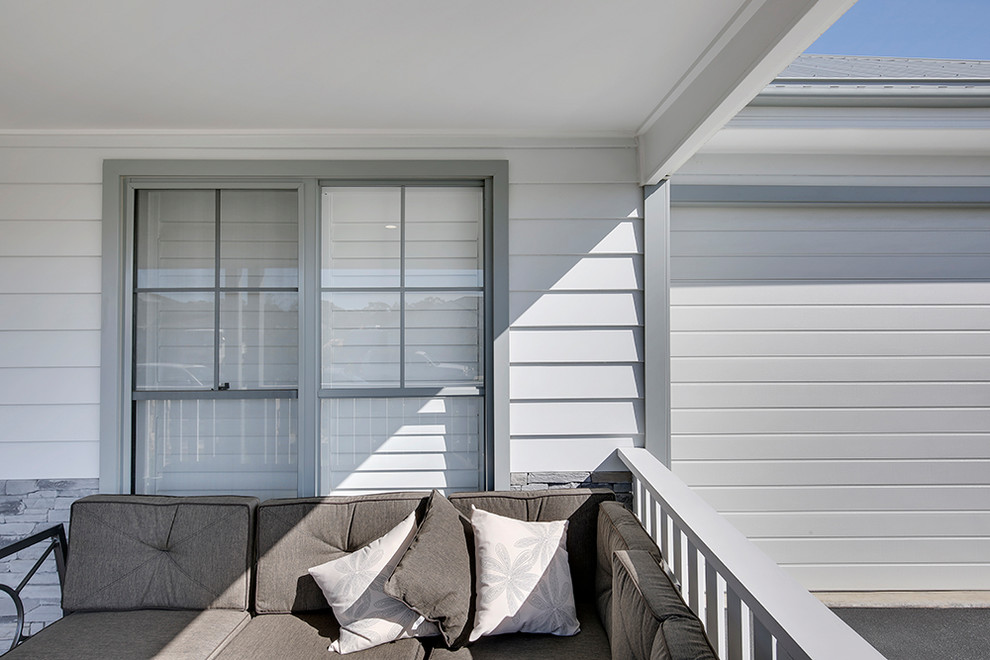 Photo of a large modern patio in Sydney.