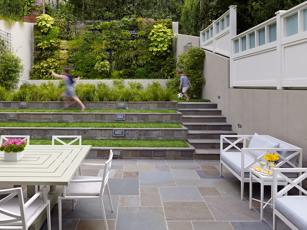 Example of a trendy patio vertical garden design in San Francisco