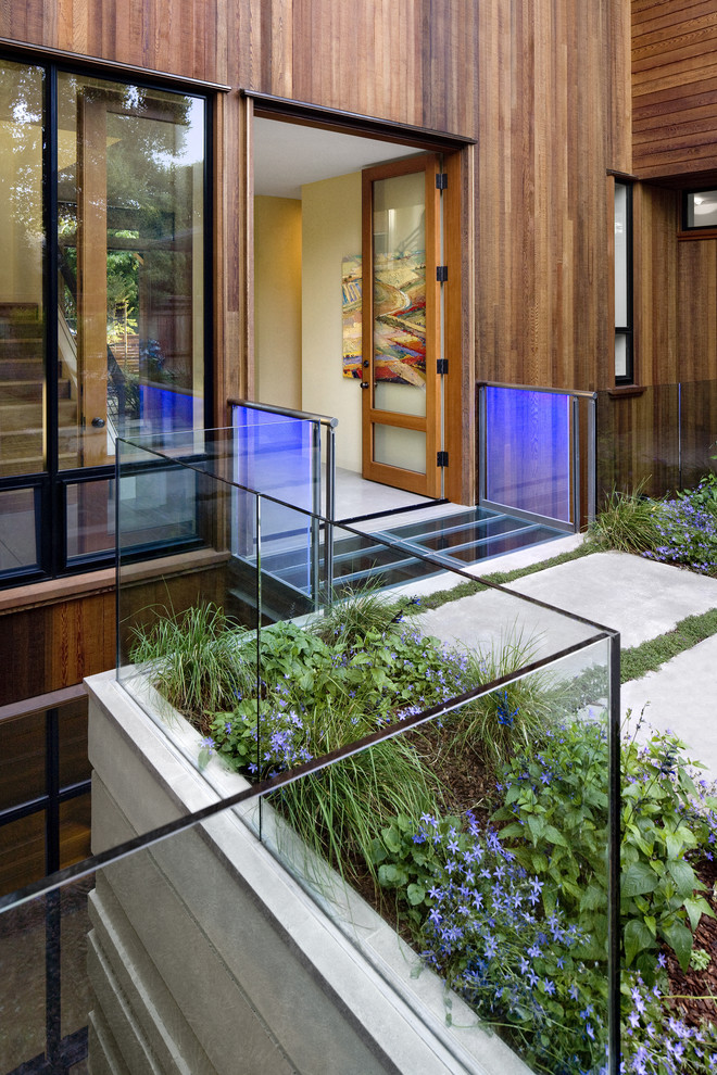Patio - contemporary patio idea in San Francisco