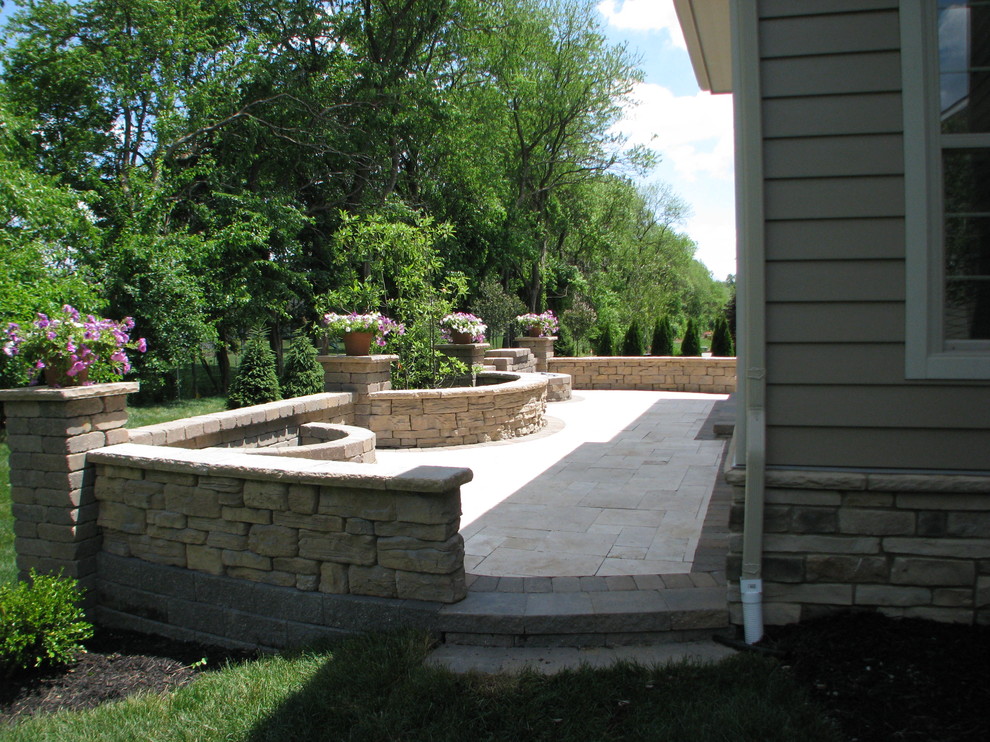 Inspiration for a traditional patio in Columbus.