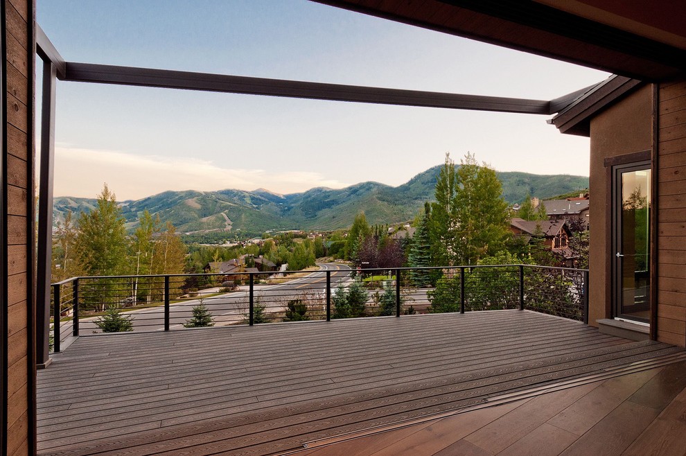 Photo of a contemporary patio in Salt Lake City.