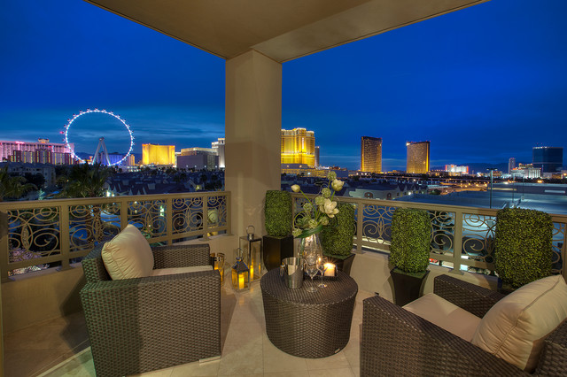 View of PARK TOWERS - Clásico - Patio - Las Vegas - de Luxe-Design | Houzz