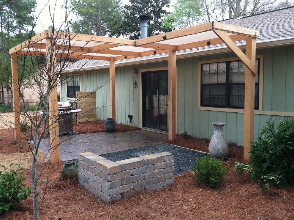 Inspiration for a transitional patio remodel in Atlanta