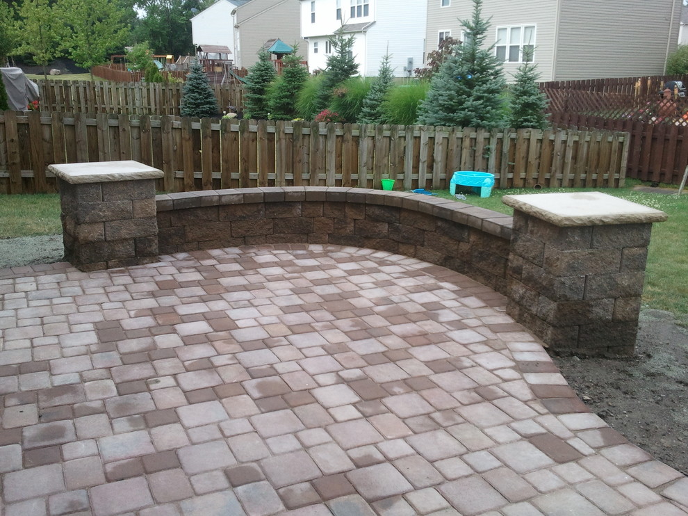 This is an example of a modern patio in Cleveland.