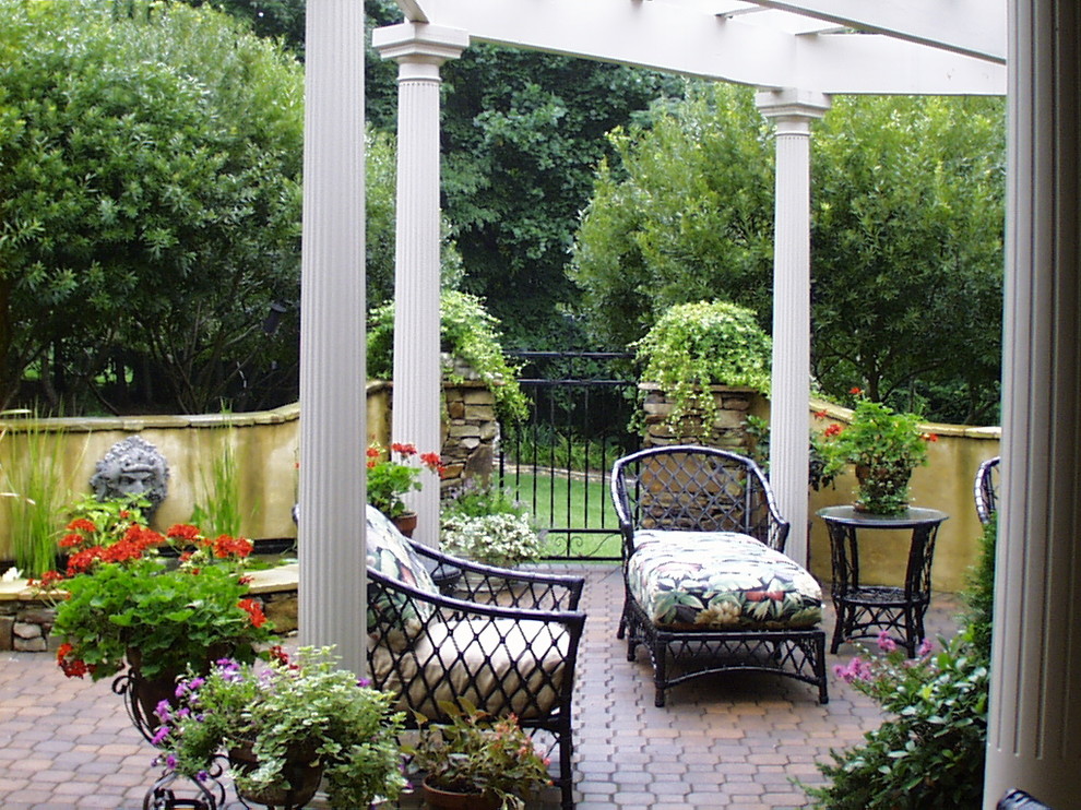 This is an example of a classic patio in Charlotte.