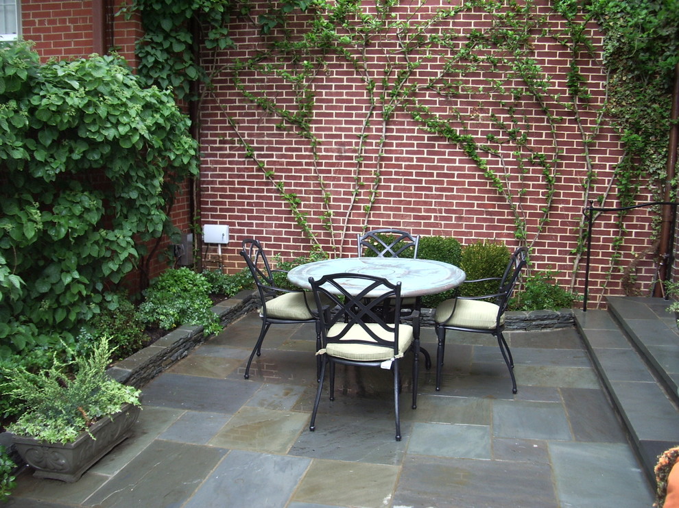 Inspiration for a traditional patio in DC Metro.