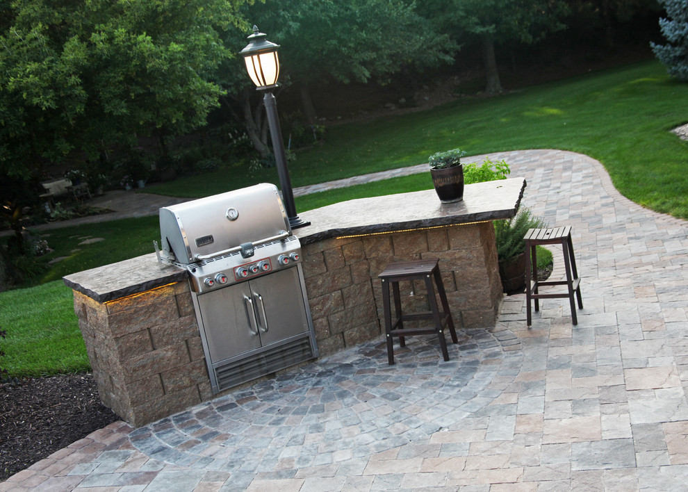 Patios/Outdoor Kitchens Traditional Patio Omaha by Grindstone