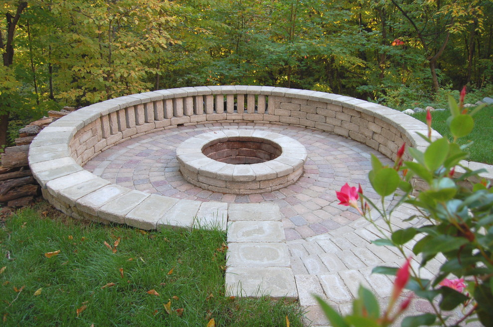 Pavers & sunken fire pit Traditional Patio Minneapolis by Daryl
