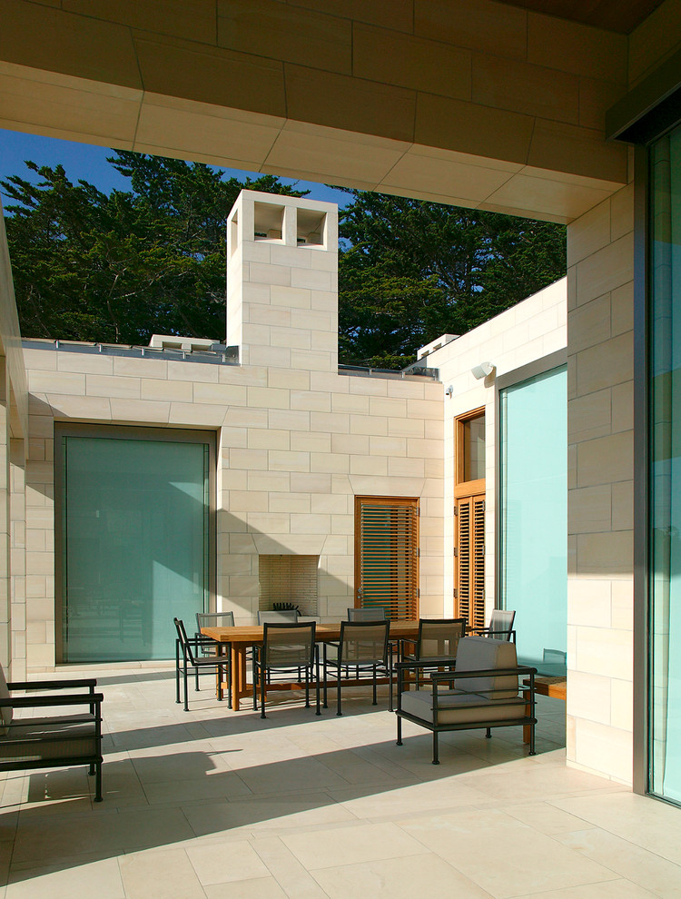 Свежая идея для дизайна: двор в современном стиле без защиты от солнца - отличное фото интерьера