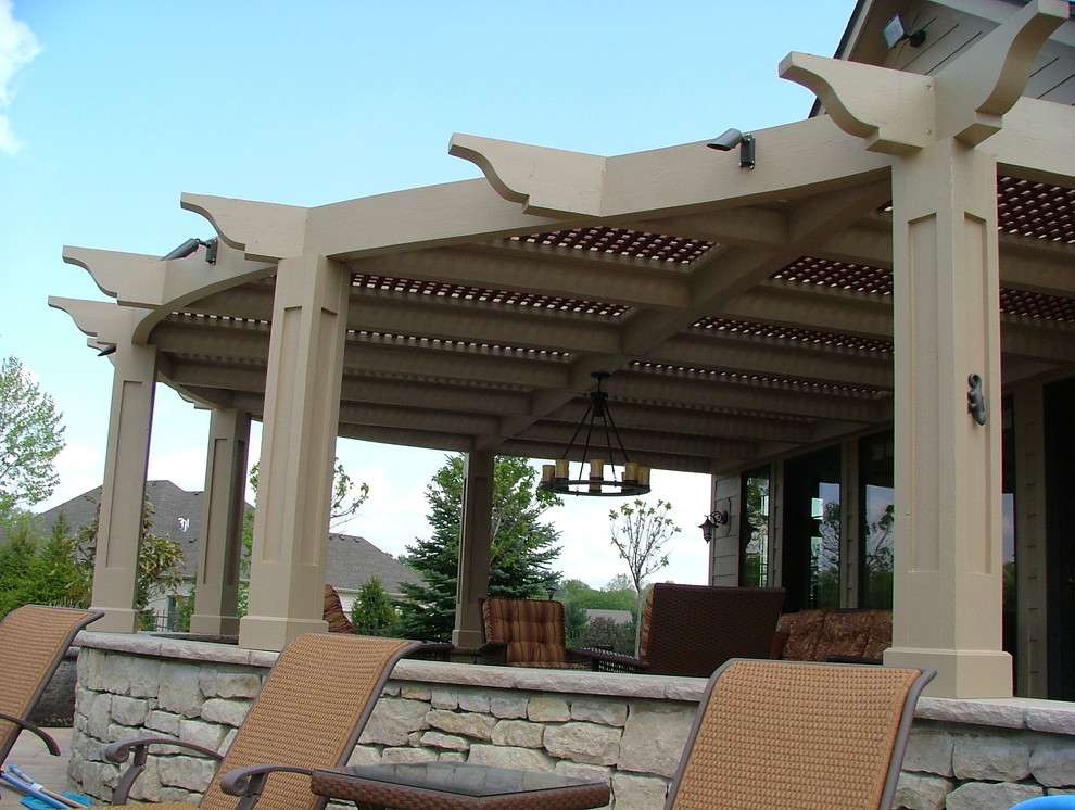 Example of a trendy patio design in Cincinnati