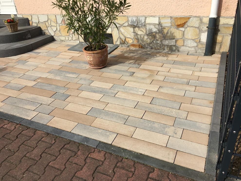 Pflaster aus Muschelkalk Traditional Patio Frankfurt by MT