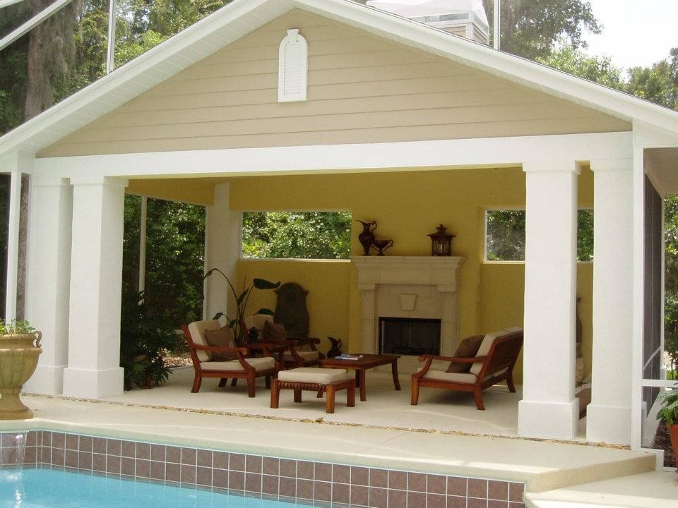 This is an example of a classic patio in Orlando.