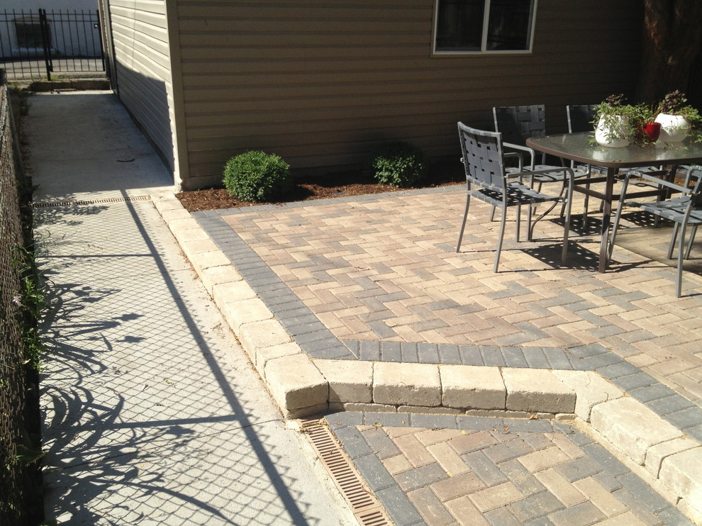 Pitch Problems, Logan Square, Chicago Patio Chicago by Cityscape