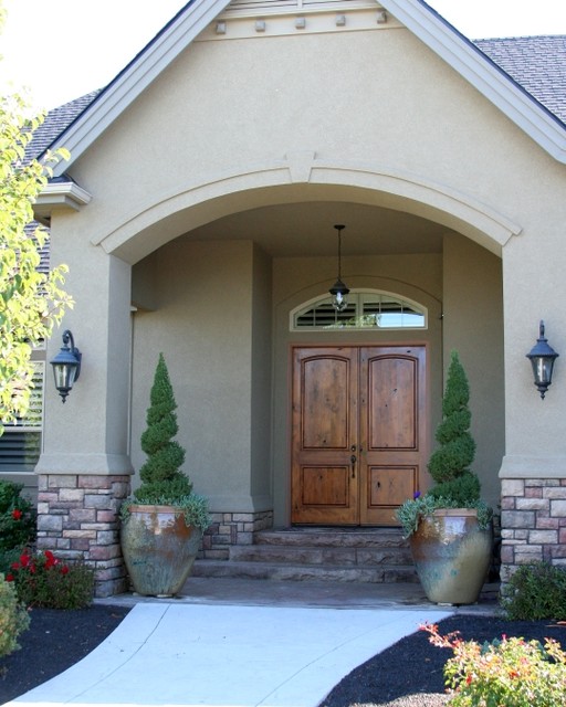 Planters on Your Front Porch Rustikal Patio Boise von Boise