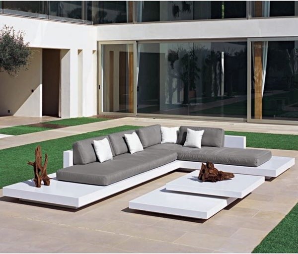 Platform Outdoor Sectional Sofa - Contemporáneo - Patio - Chicago - de Home  Infatuation | Houzz