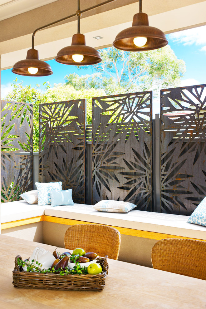 Inspiration for a traditional patio in Melbourne.