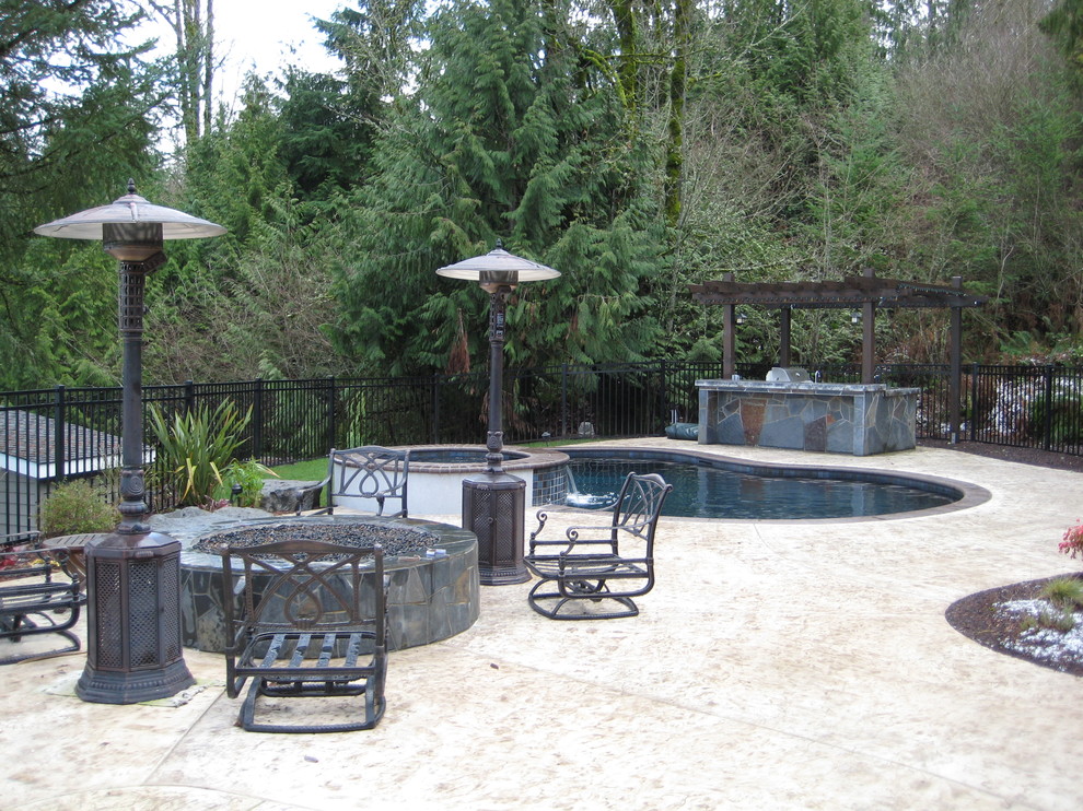 Inspiration for a timeless patio remodel in Portland