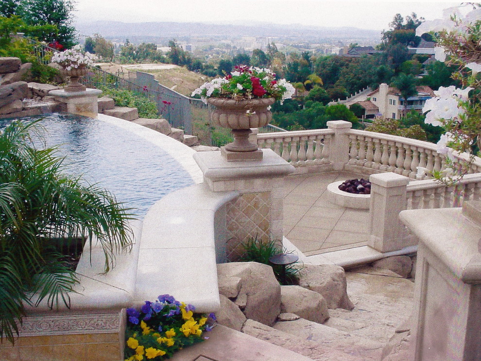 Foto di un patio o portico mediterraneo