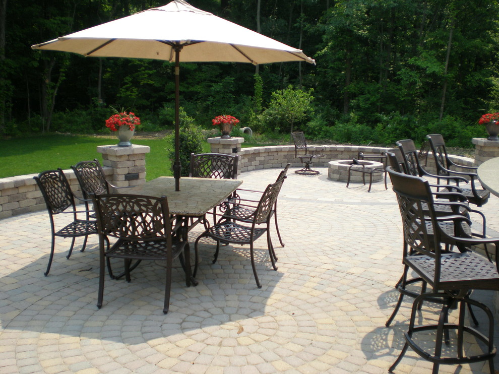 Portfolio Traditional Patio Columbus by VizX Design Studios