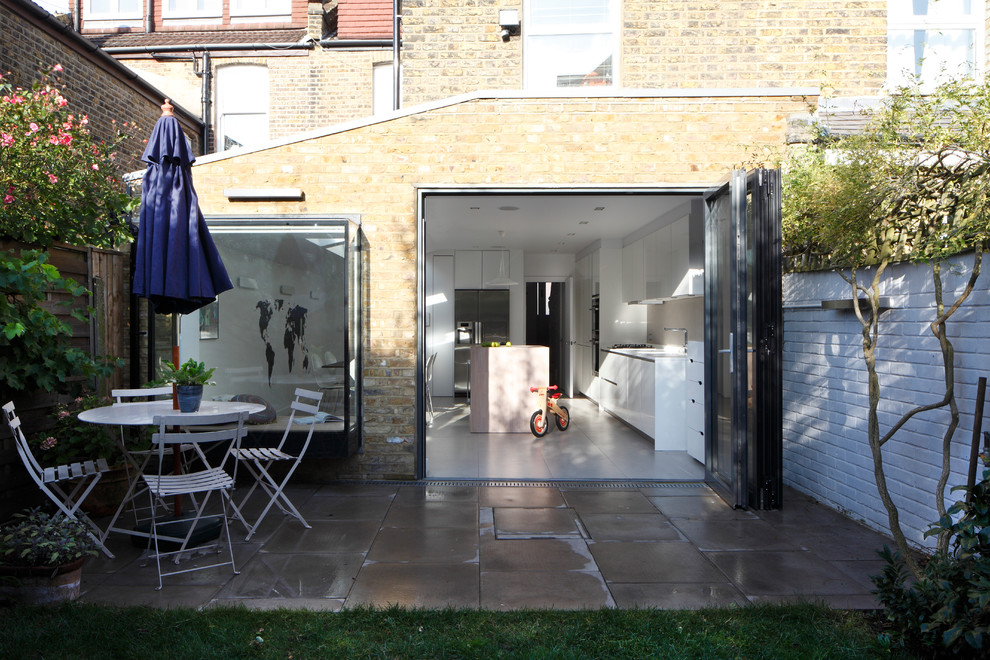 Inspiration for a contemporary patio in London.