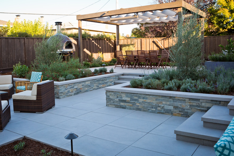 This is an example of a traditional patio in Sacramento.
