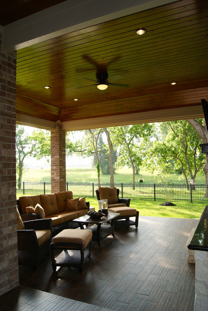 Inspiration for a timeless patio remodel in Houston