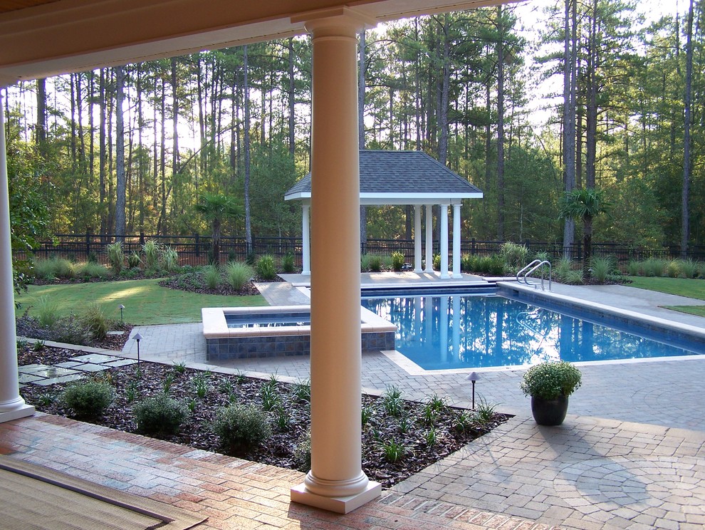 This is an example of a classic patio in Raleigh.