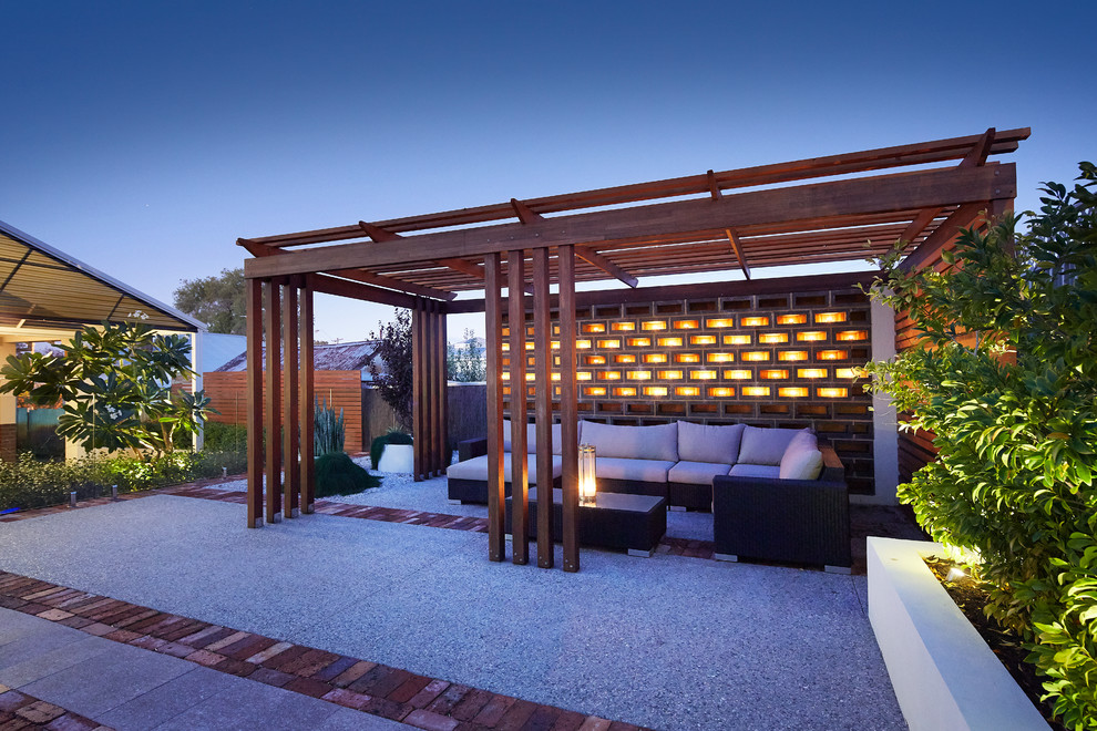 Inspiration for a contemporary patio remodel in Perth