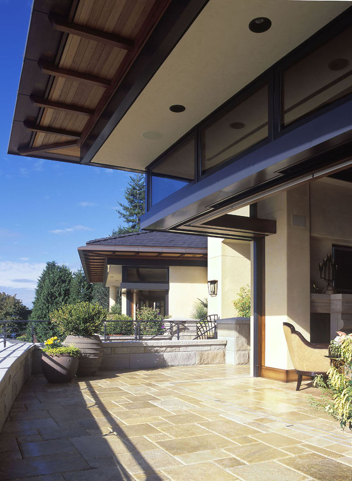 Photo of a contemporary patio in Seattle.