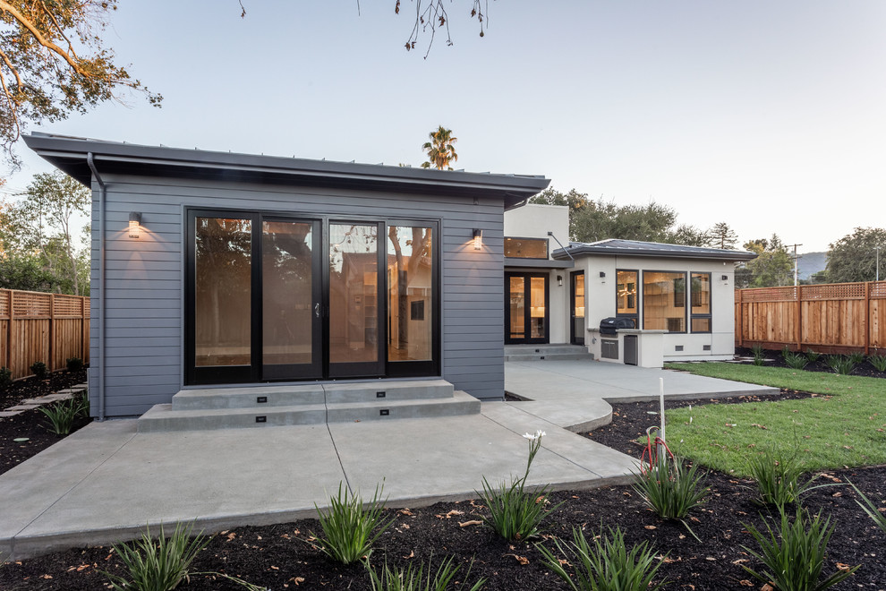 Richardson Ave. Modern Patio San Francisco by AK Construction