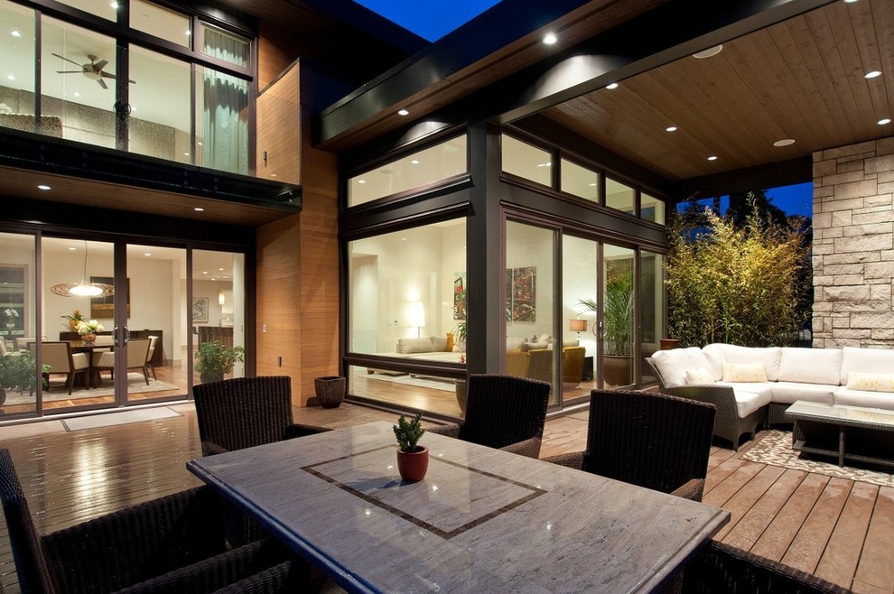 Inspiration for a contemporary patio remodel in Vancouver