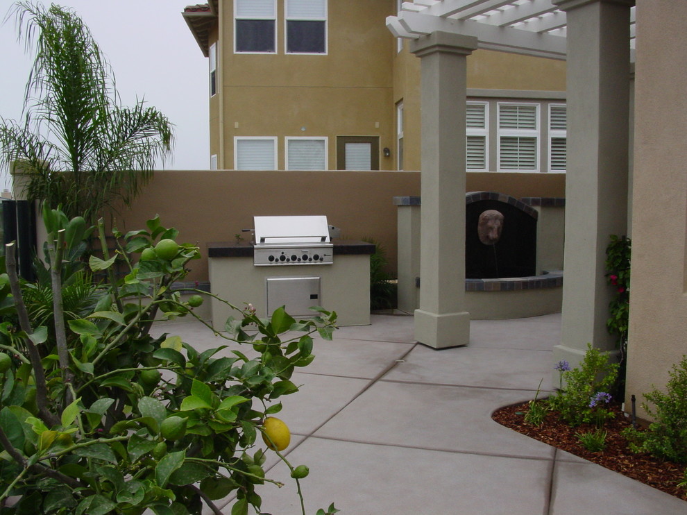 Contemporary patio in San Diego.