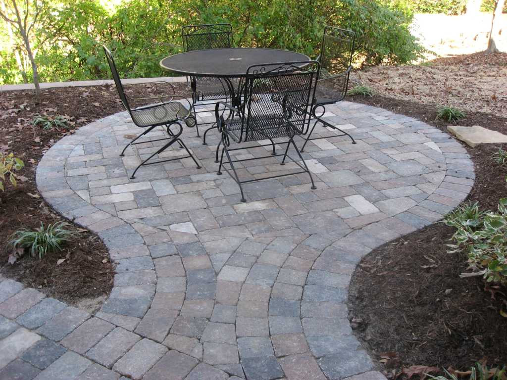 Romanstone Ledge Rock Pavers - Traditional - Patio - St Louis - by Midwest  Block & Brick | Houzz