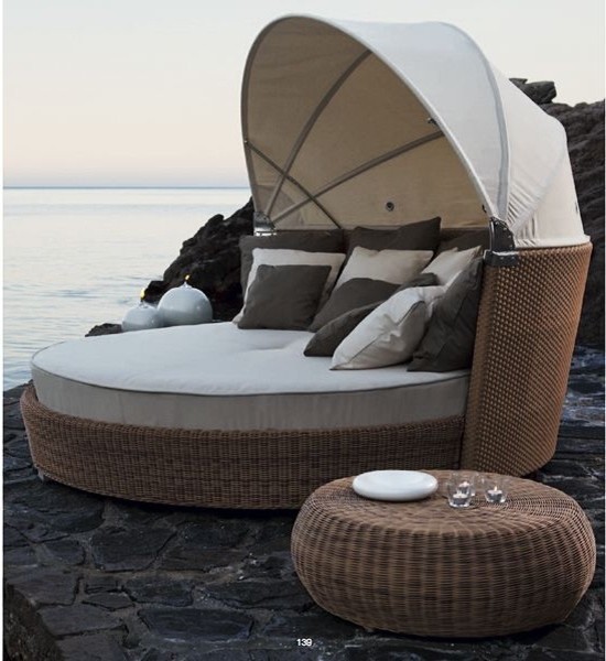 Browse Outdoor Daybed With Canopy ideas and designs in Photos