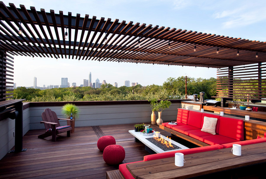 Mittelgroße Moderne Pergola Terrasse mit Wasserspiel in Austin