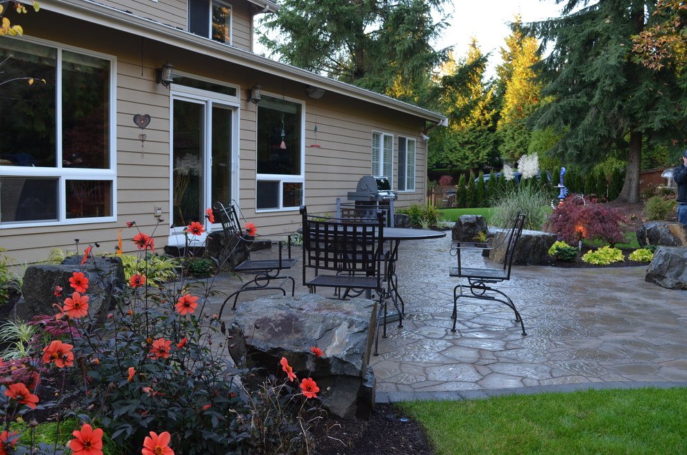 Sammamish Highlands Traditional Patio Seattle by Alderwood
