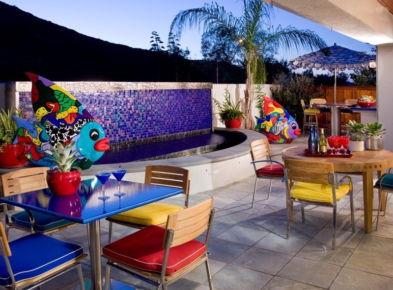 Inspiration for a contemporary patio in San Diego.