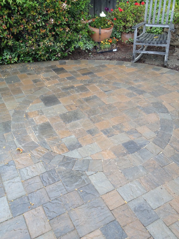 Example of a classic patio design in San Francisco