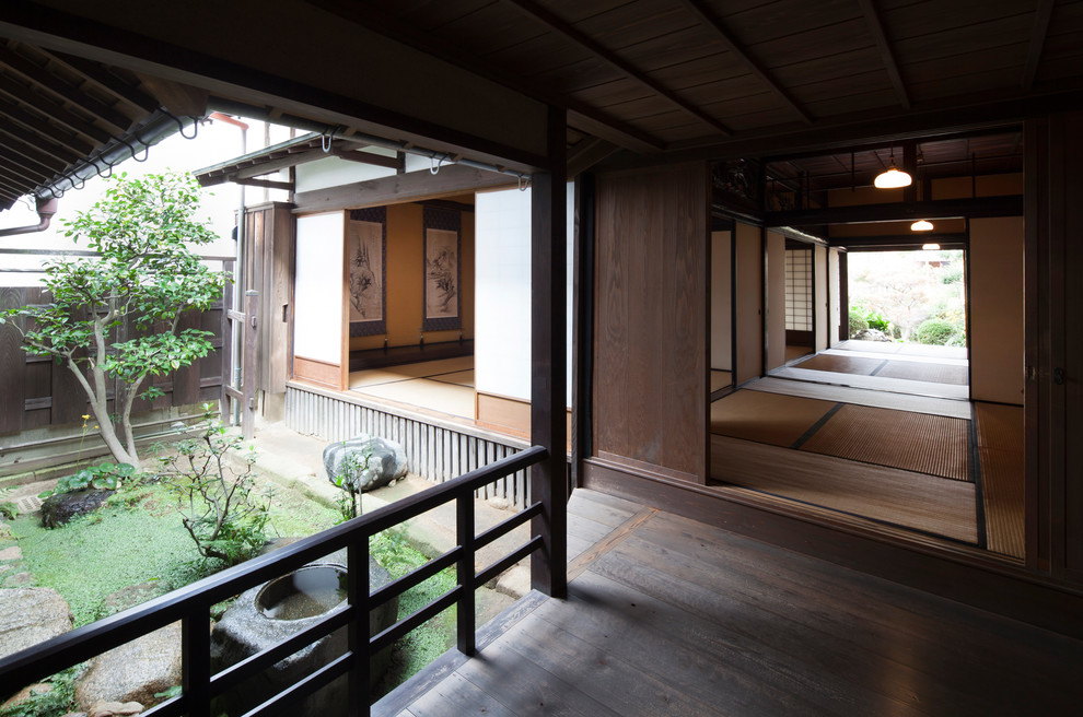 Inspiration for a zen patio remodel in Tokyo Suburbs