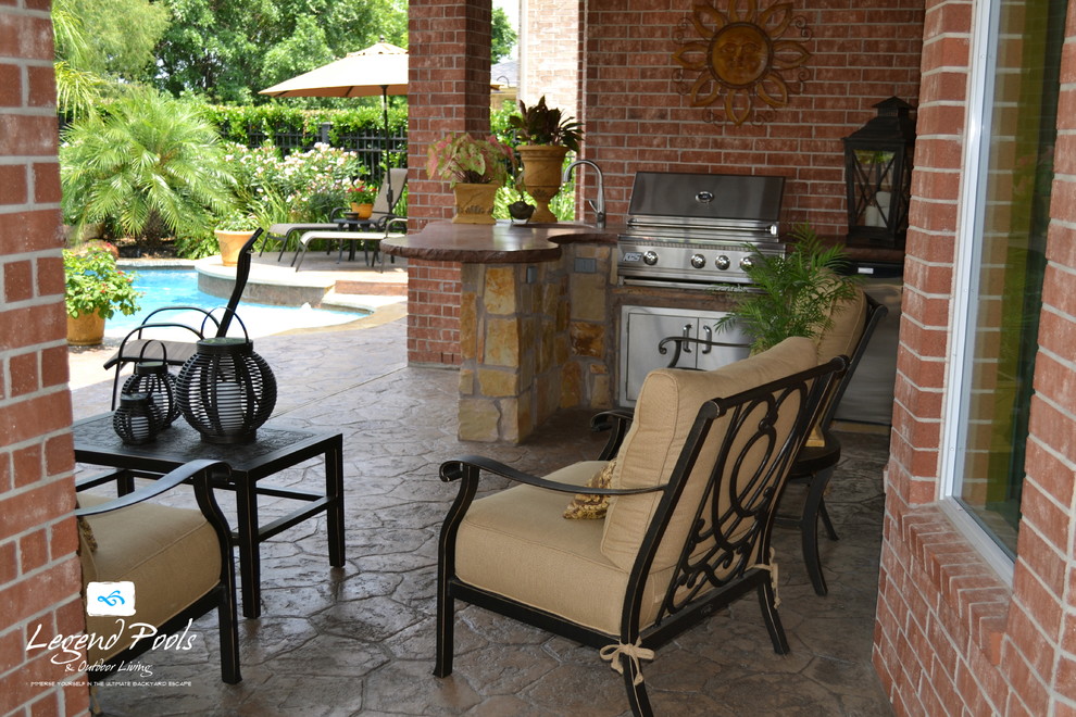 Design ideas for a world-inspired patio in Houston.