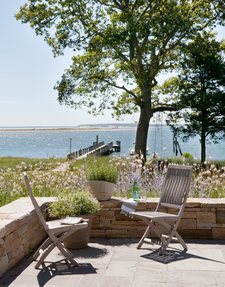 Cette image montre une terrasse marine avec aucune couverture.