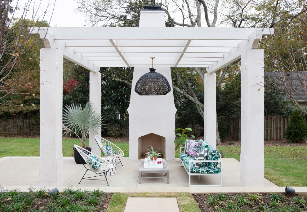 Inspiration for a transitional patio remodel in Nashville