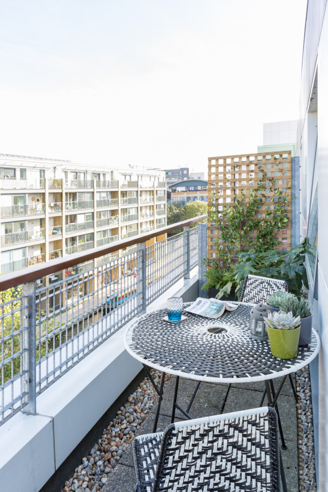 Idéer för små funkis balkonger, med en vertikal trädgård