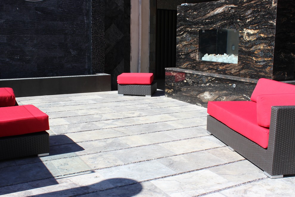 Inspiration for a contemporary patio remodel in Orange County
