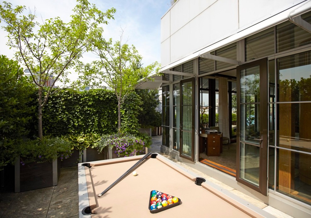 Design ideas for a contemporary patio in New York.